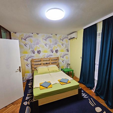 Apartman Yellow House Apartment Novi Sad Ngoại thất bức ảnh