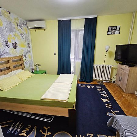 Apartman Yellow House Apartment Novi Sad Ngoại thất bức ảnh